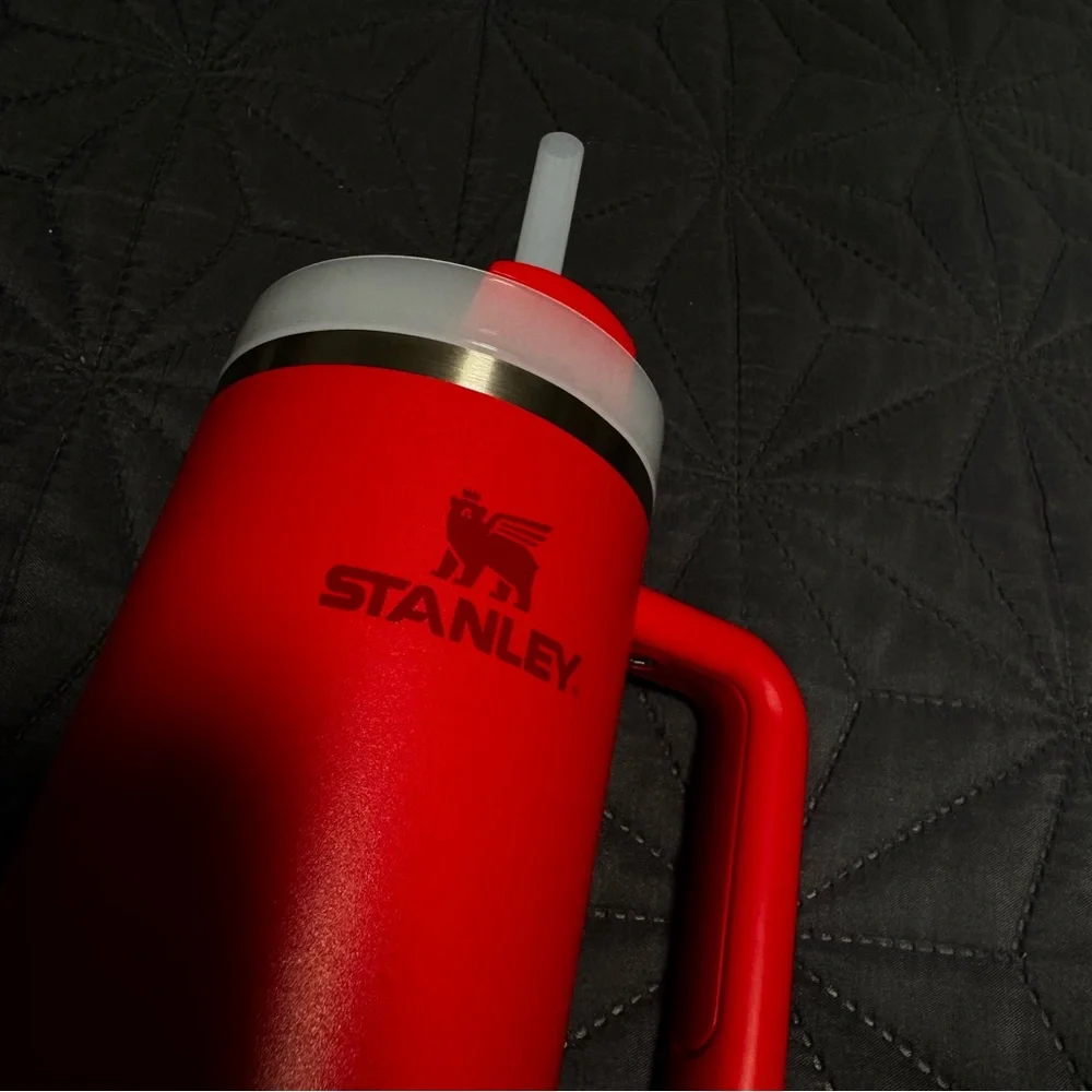 Stanley Red Insulated Travel Mug with Handle and Straw - Picture 4 of 8